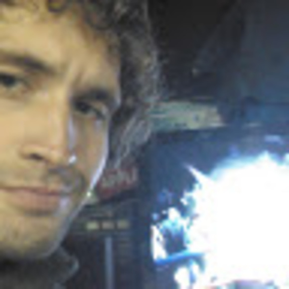 Profile Picture of Shawn Reyes (@scr2423) on Poshmark