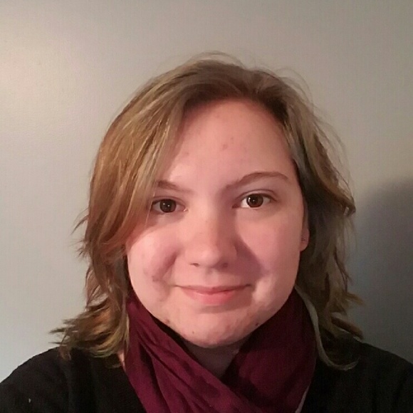 Profile Picture of Katelin Macvey (@kellana) on Poshmark