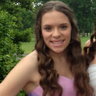 Profile Picture of Amanda DAlessandro (@AEDalessandro) on Twitter