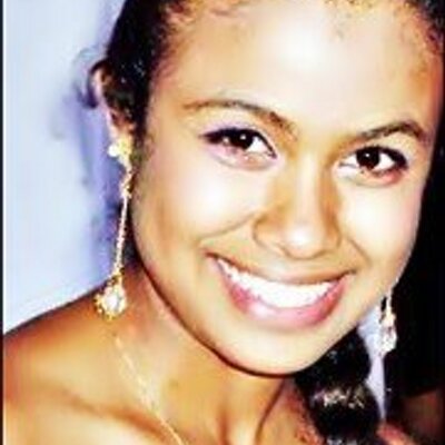 Profile Picture of Mônica (@monica_francis) on Twitter