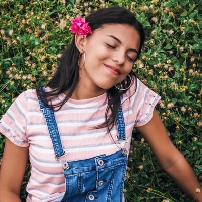 Profile Picture of 𝑴𝒂𝒓𝒊𝒂 𝑳𝒂𝒖𝒓𝒂 𝑪𝒉 🌺 (@MariaChong13) on Twitter