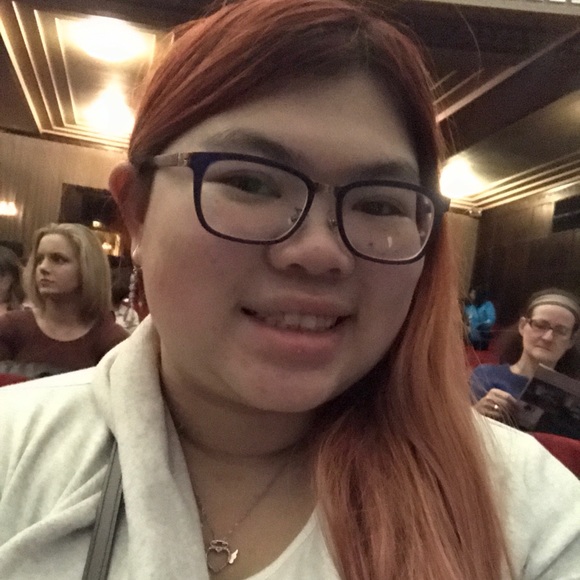 Profile Picture of Tu Lam (@tllam23) on Poshmark