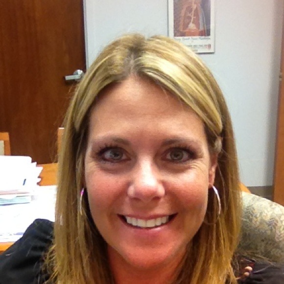 Profile Picture of Lorie Schneider (@laschneider) on Poshmark