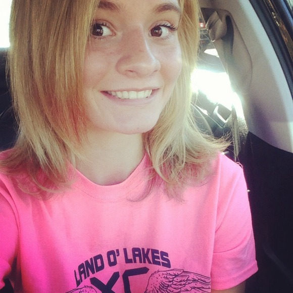 Profile Picture of Kaylee Arvay (@rainbowpoodles) on Poshmark