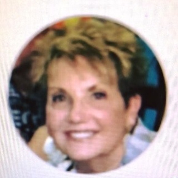 Profile Picture of Toby Vandenbosch (@tobyvandenbosch) on Poshmark