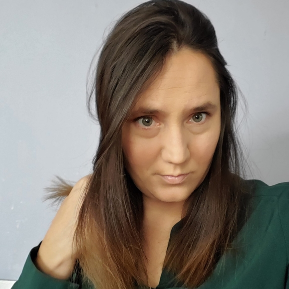 Profile Picture of Ariel Fleischman (@arielgill) on Poshmark