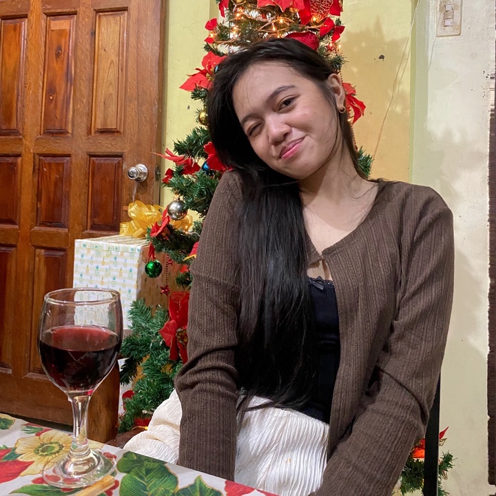 Profile Picture of E (@e_laine_gayle) on Tiktok
