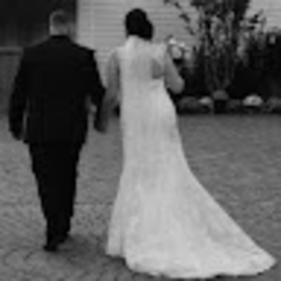 Profile Picture of Tania Rennock (@taniarennock) on Poshmark