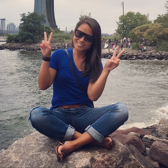 Profile Picture of Linda Yau (@lindayau22) on Poshmark