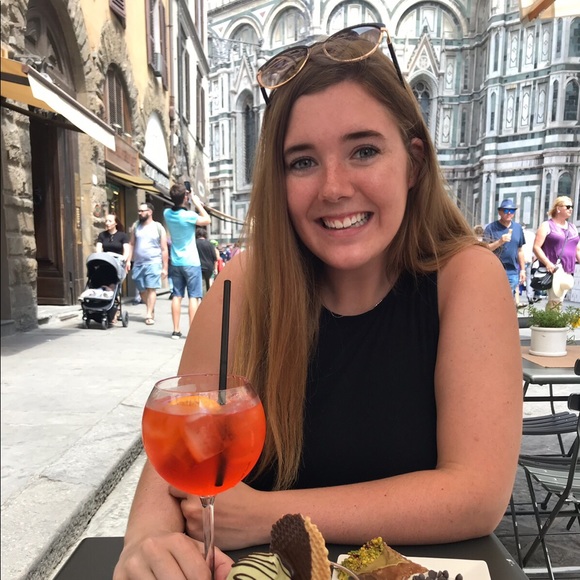 Profile Picture of Nicole Nucaro (@nnrenee) on Poshmark
