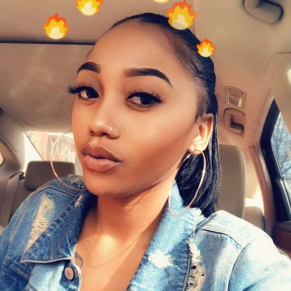 Adreianna Richardson - Poshmark Profile Picture of Adreianna Richardson (@adreianna23) on Poshmark