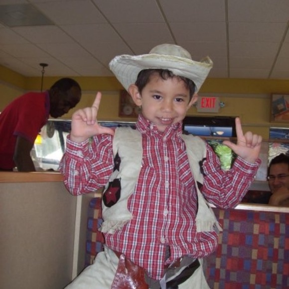 Profile Picture of Brian Valiente (@brianvaliente) on Poshmark