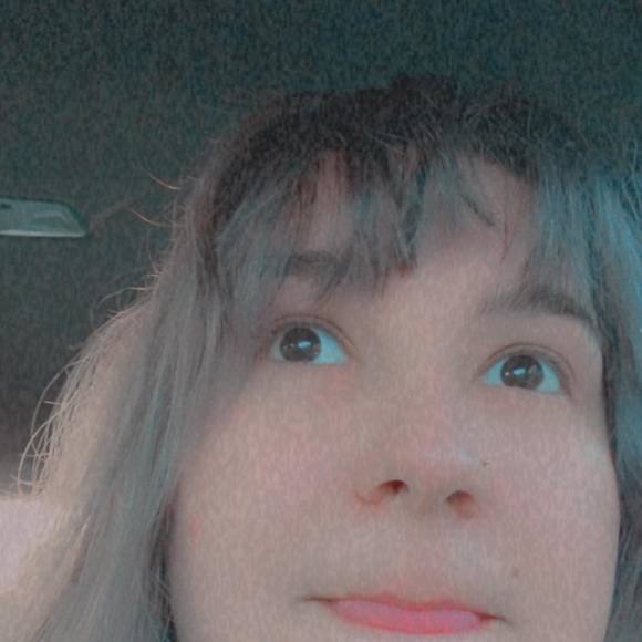 Profile Picture of Mary Sinclair (@sinclairm95) on Poshmark
