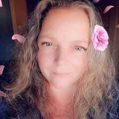 Profile Picture of Danielle Deconynck (@danielledeconynck) on Tiktok