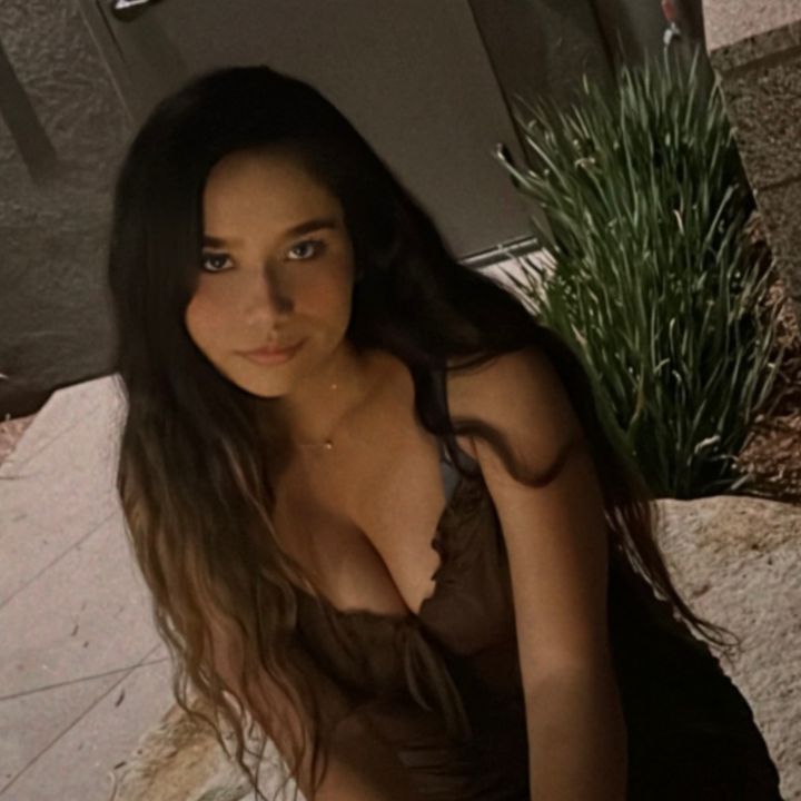 Profile Picture of Claudiaecarson (@@claudiaecarson) on Tiktok