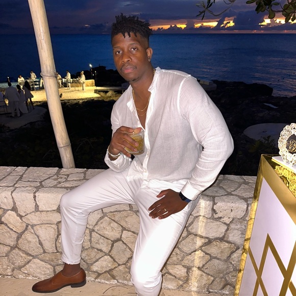 Profile Picture of Nelson Gedeon (@heyu3) on Poshmark
