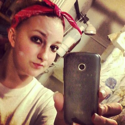Profile Picture of Crystal Craig (@LovefacesCraig) on Twitter