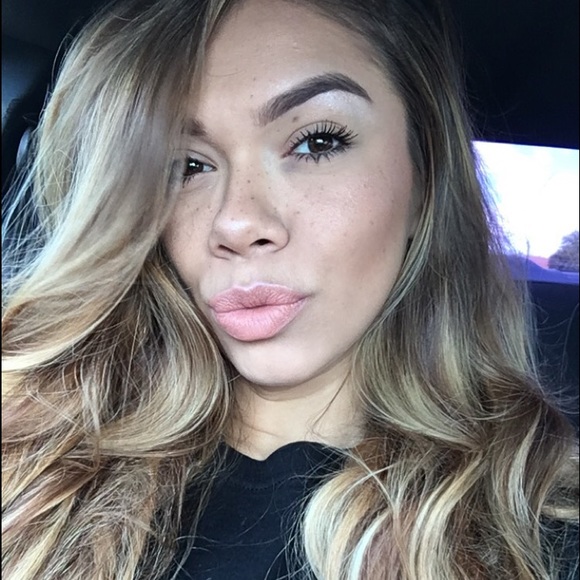 Profile Picture of Mari Enriquez (@marienriquez) on Poshmark