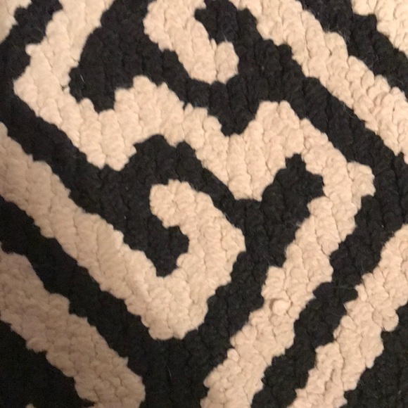 Profile Picture of Sarah Neilson (@sarahn335) on Poshmark