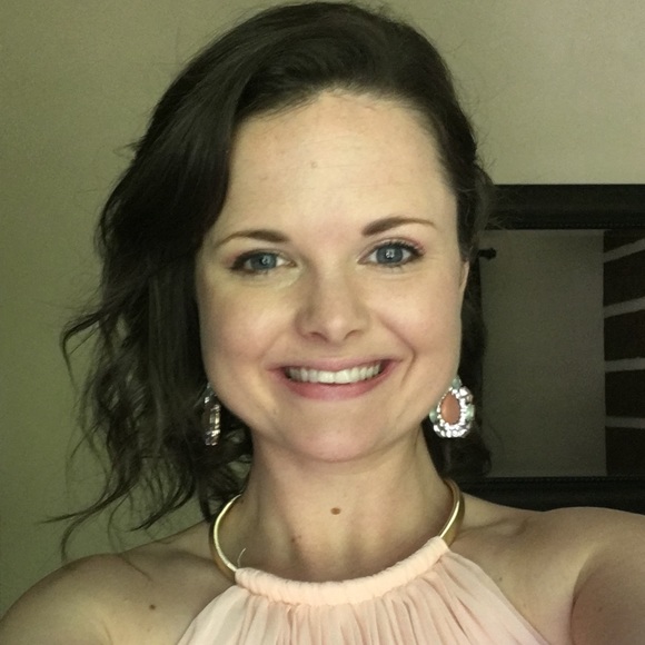 Profile Picture of Kate Mackenzie (@kjaxmac) on Poshmark