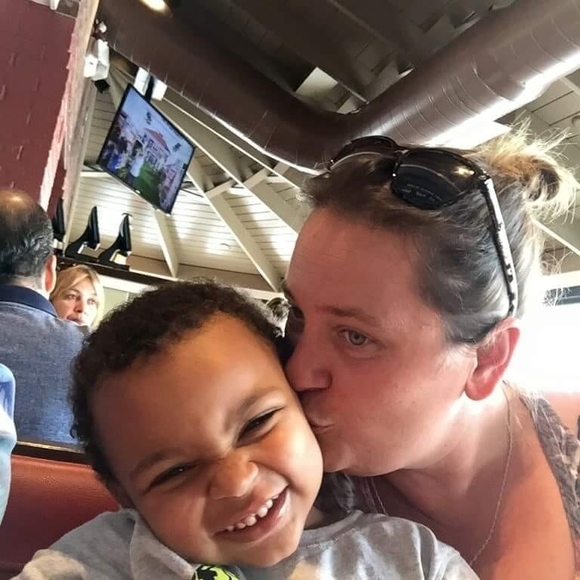 Carla Castimore - Poshmark Profile Picture of Carla Castimore (@carlavertalics) on Poshmark