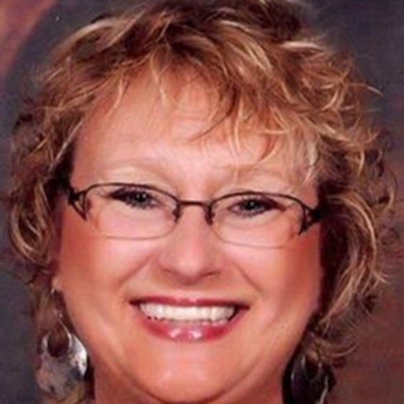 Profile Picture of Kim Silbaugh (@kimsilbaugh) on Poshmark