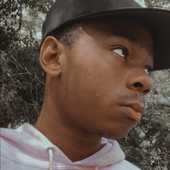 Profile Picture of Josh Steele (@joshbs) on Poshmark