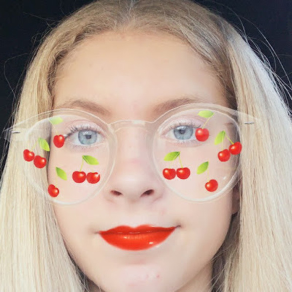 Profile Picture of Mackenzie Long (@mackenzielon259) on Poshmark