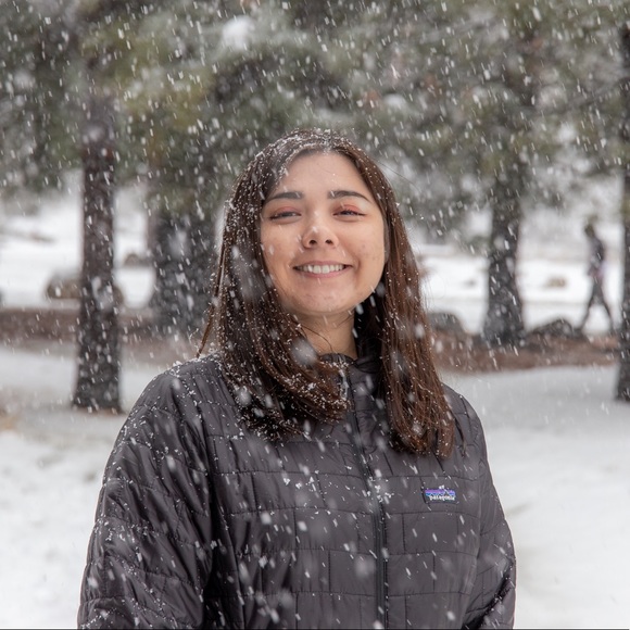 Profile Picture of Cassandra Davis (@cassandradav520) on Poshmark