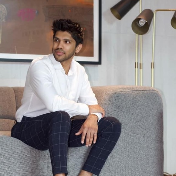 Profile Picture of Omer Mullick (@omullick111) on Poshmark