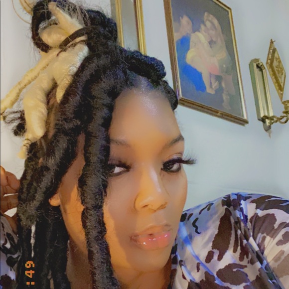 Profile Picture of Aniya Adderley (@rastamulan) on Poshmark
