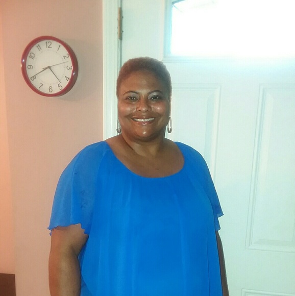 Profile Picture of Marsha Perry (@mmperry1972) on Poshmark