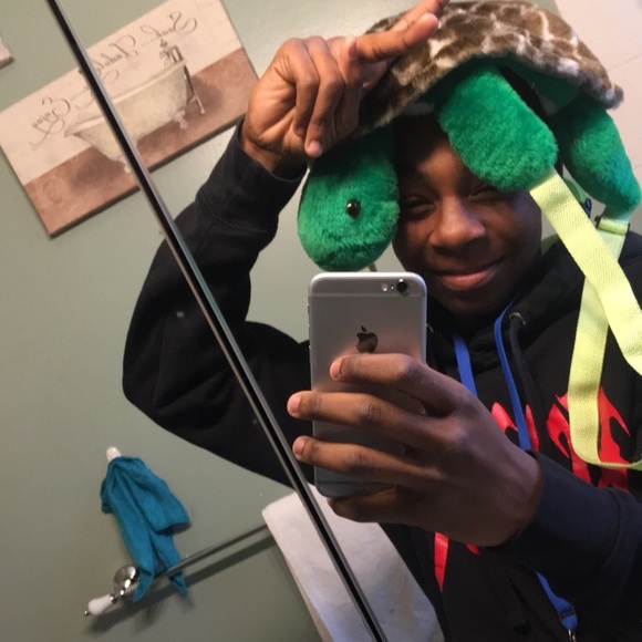 Profile Picture of Gregory Colbert (@dameepgod11) on Poshmark