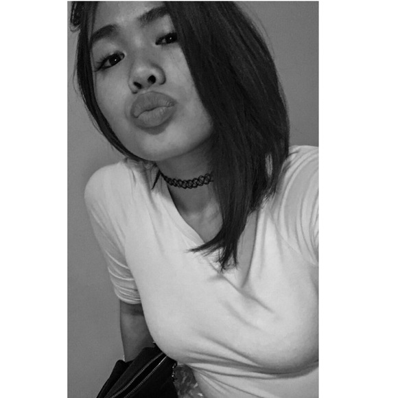 Profile Picture of April Jimenez (@aprilljoyyy) on Poshmark