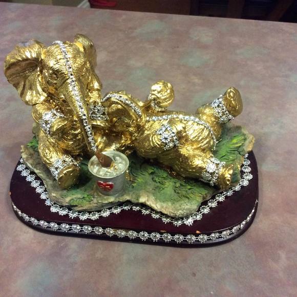 Profile Picture of Cindy Hope (@cindy_hope) on Poshmark