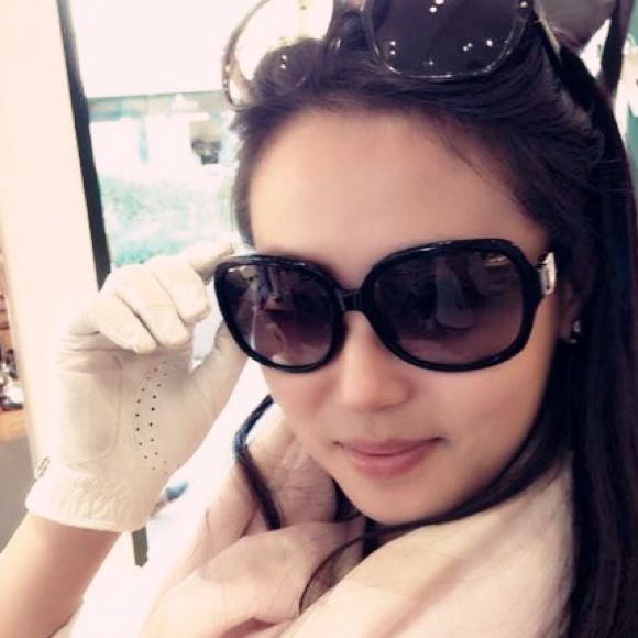 Profile Picture of Alice Wu (@alice2008) on Poshmark