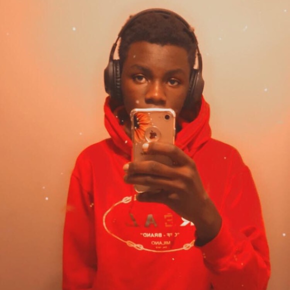 Profile Picture of Joshua Peter (@joshua_peter) on Poshmark