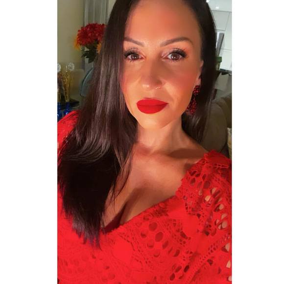Profile Picture of Paula Rossi rego (@paularossirego) on Poshmark