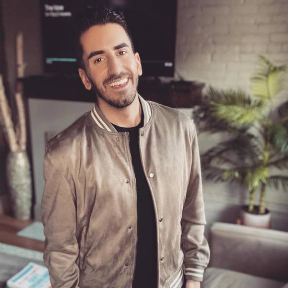 Profile Picture of Andrew Krumm (@akrumm14) on Poshmark