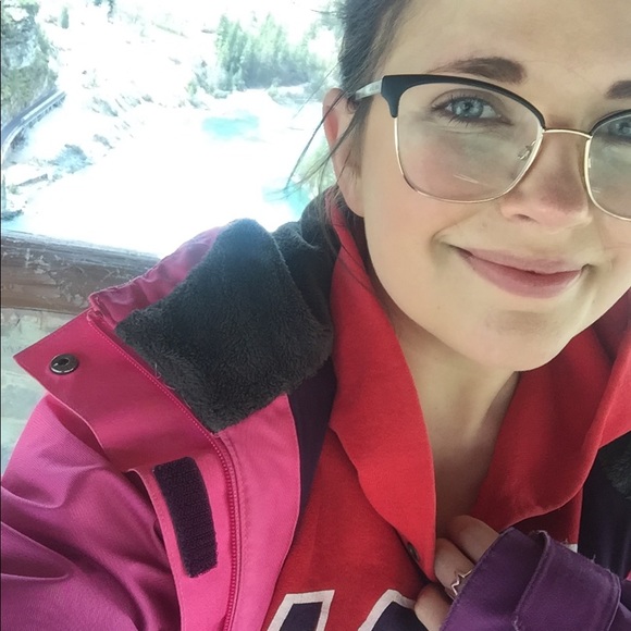 Profile Picture of Kyleigh Cook (@kyleigh417) on Poshmark