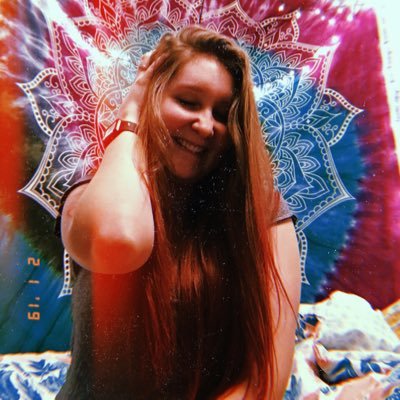 Profile Picture of Julia Watt (@julialovewatt) on Twitter