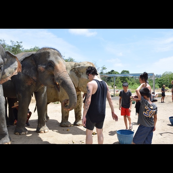 Profile Picture of Douglas Nguyen (@dnshootingimbd) on Poshmark