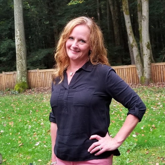 Profile Picture of Shay Olson (@shayolson2684) on Poshmark