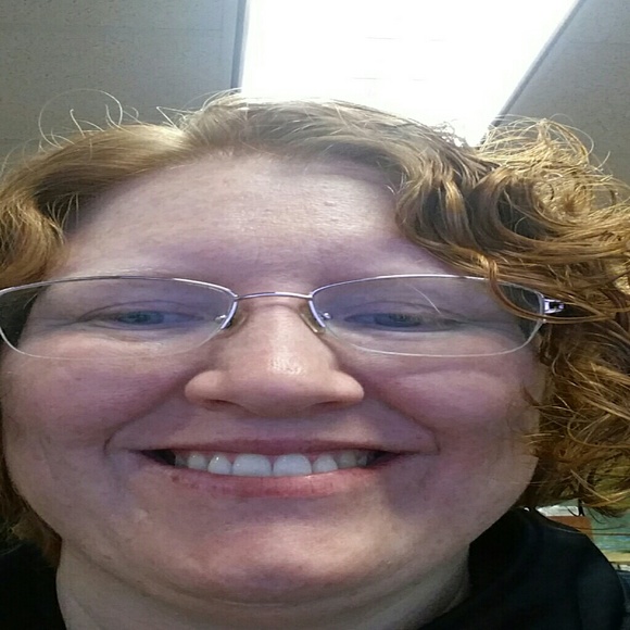 Profile Picture of Candice Sallengs (@csallengs) on Poshmark