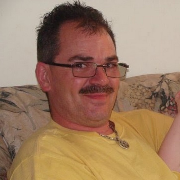 Profile Picture of John Reheard (@toptechguru) on Poshmark