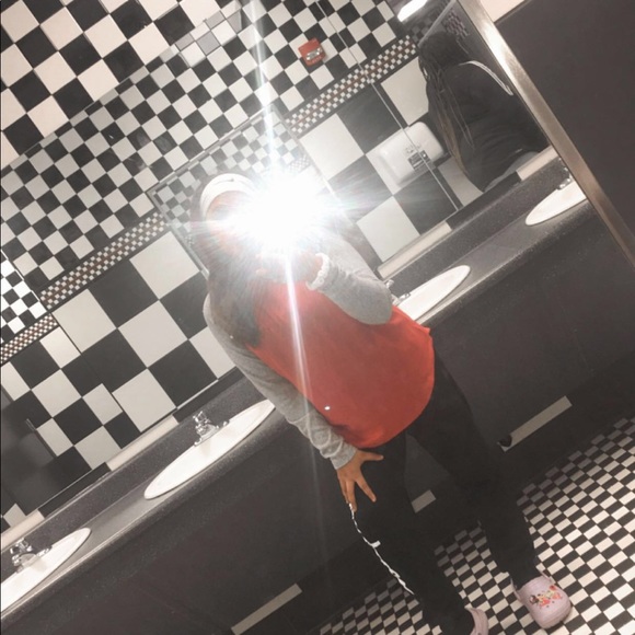 Profile Picture of Christina Czarnota (@christinarc2006) on Poshmark