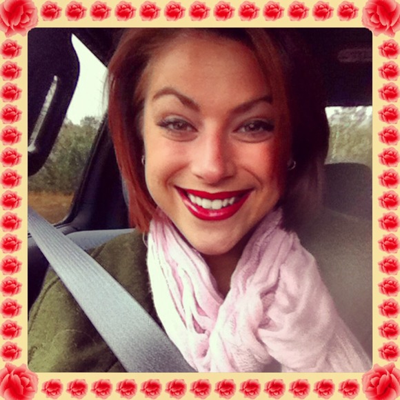 Profile Picture of Jenna Herbert (@bearismydog) on Poshmark