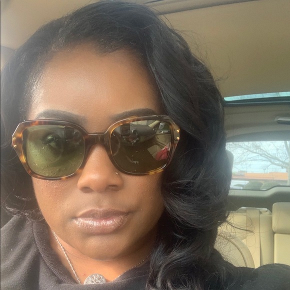 Profile Picture of Carleta Cuffee (@carletar) on Poshmark
