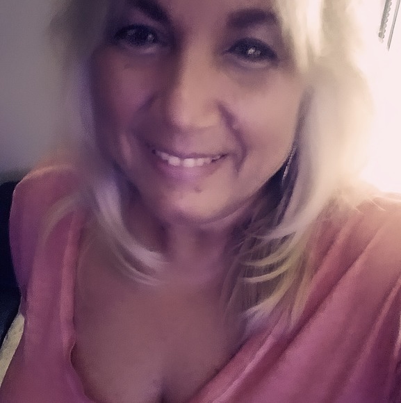 Profile Picture of Sherry Pile (@spile) on Poshmark