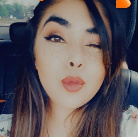 Profile Picture of Pretty Mubashir (@prettymubashir) on Poshmark